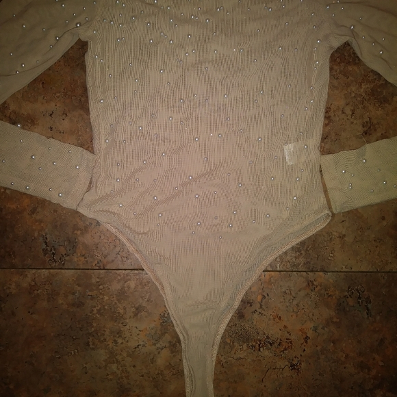 Nude size small one piece just like in the poctute - Picture 4 of 8
